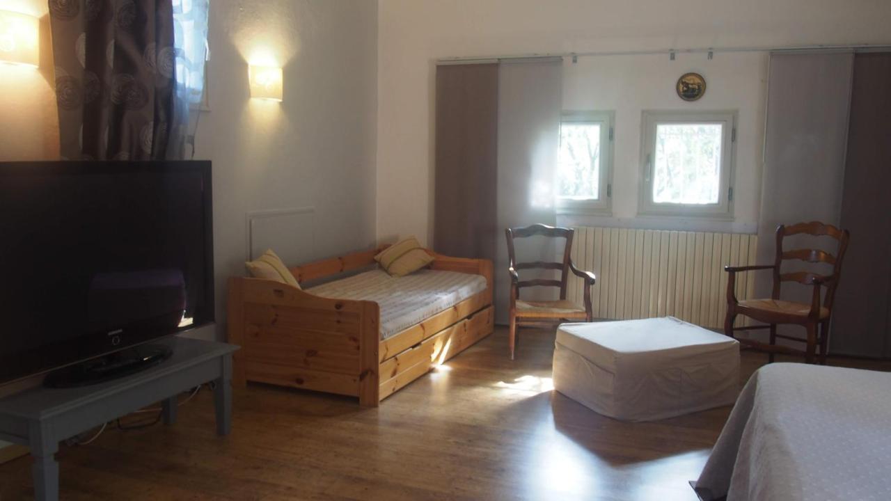 Mas Du Kairos Hotell Venasque Exteriör bild